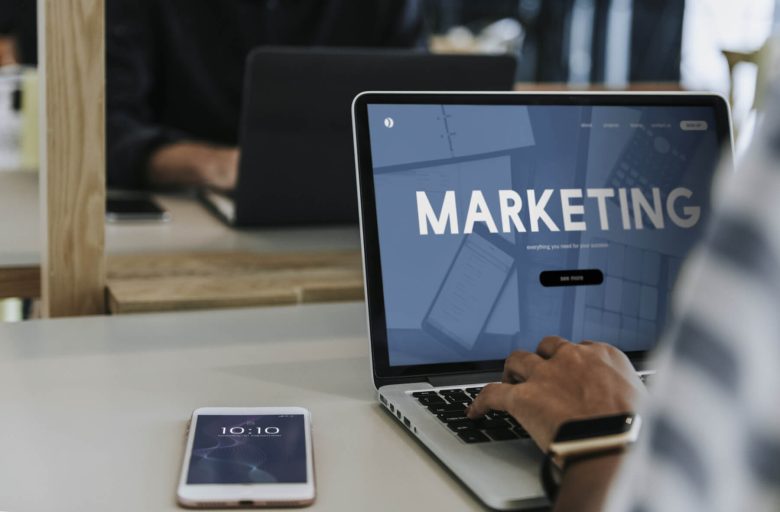 なぜWebマーケティングの年収は低いと言われるのか？【年収のリアルな実態】